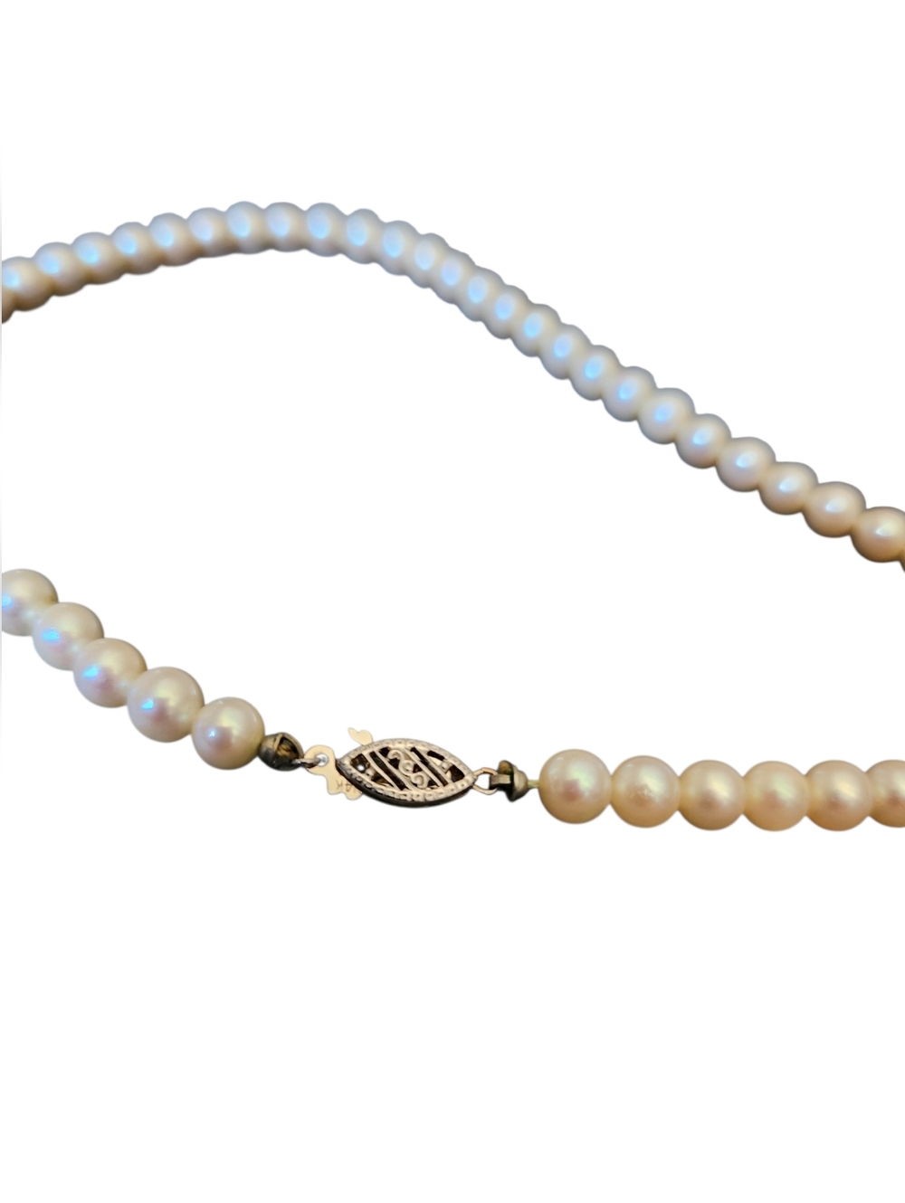 Vintage "Pearl Divers" White Cultured Pearl 14.5" Necklace With 14K WG Clasp Y2K